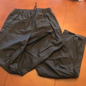 Patagonia men’s small waterproof snow outer wear